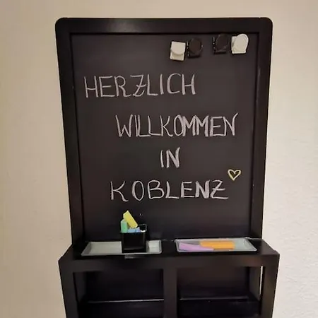 Schoene Und Ruhige Wohnung Direkt An Der Mosel Koblenz  Exterior photo